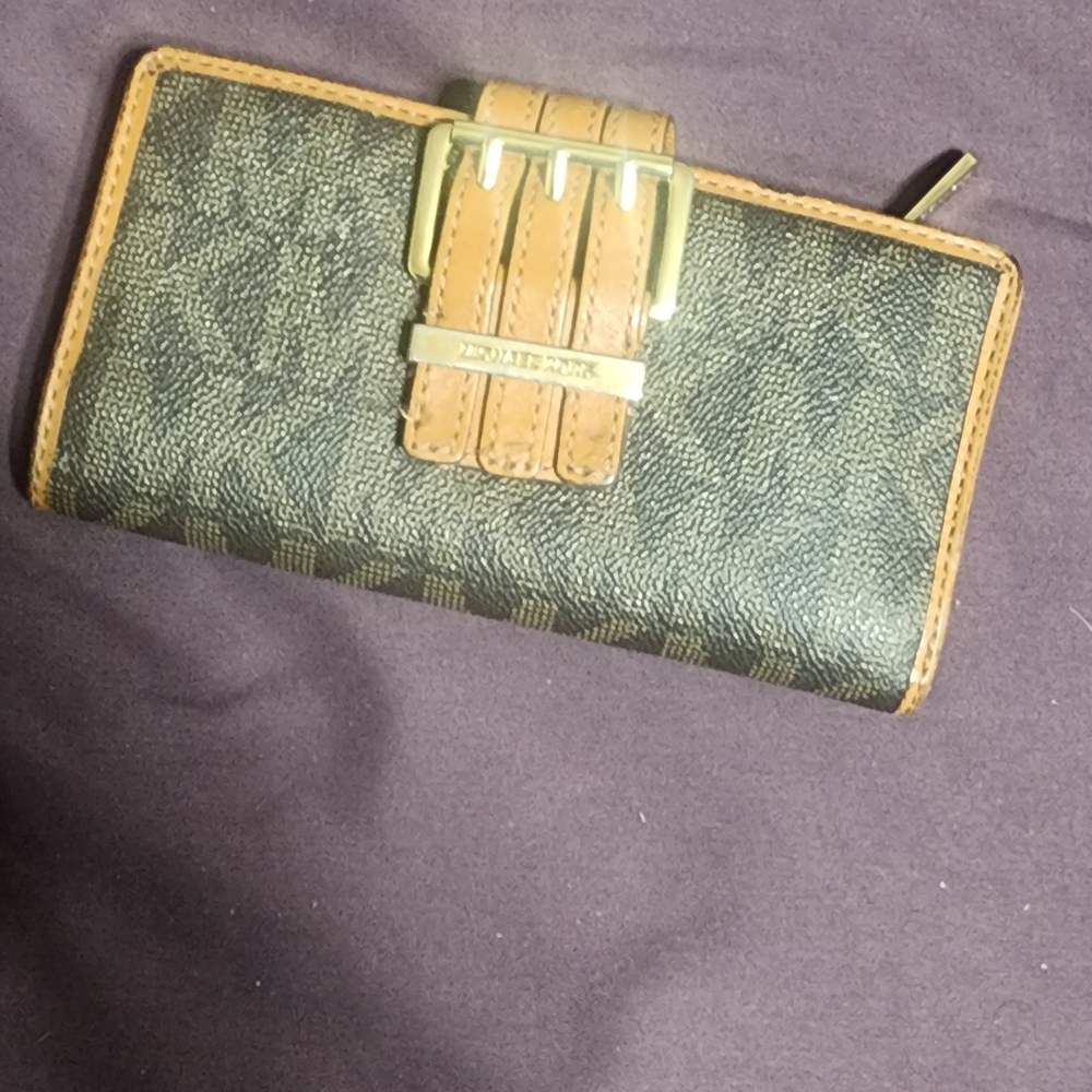 Michael KORS  Brown and Tan Women's Wallet